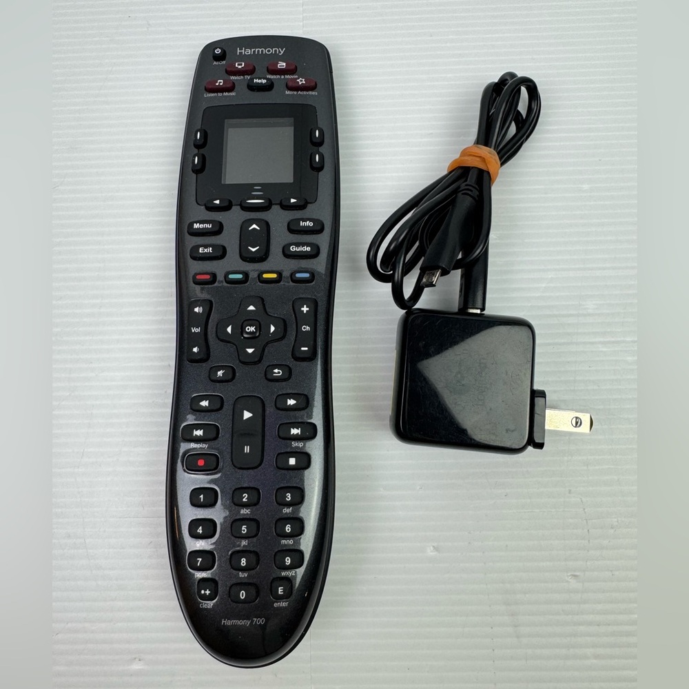 Logitech Harmony 700 Rechargeable Remote with Color Screen Black READ